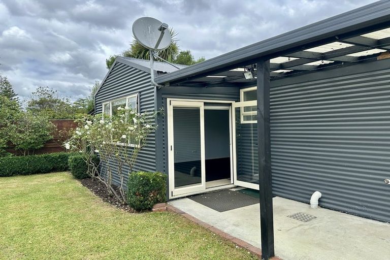 Photo of property in 42 Puriri Terrace, Roslyn, Palmerston North, 4414