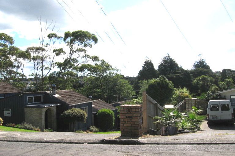 Photo of property in 17 Howard Road, Northcote, Auckland, 0627