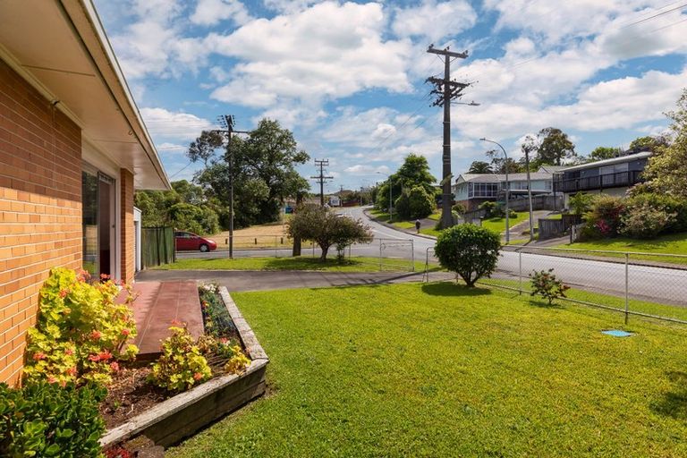 Photo of property in 1/73 Vodanovich Road, Te Atatu South, Auckland, 0610