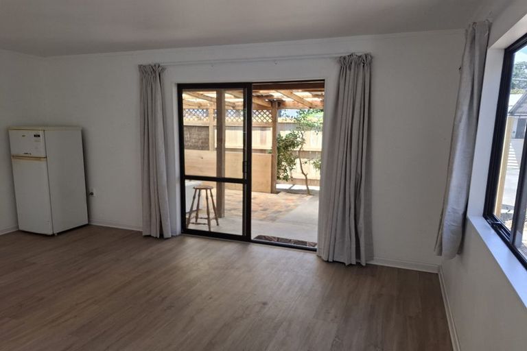 Photo of property in 7 Sullivan Avenue, Mangere Bridge, Auckland, 2022