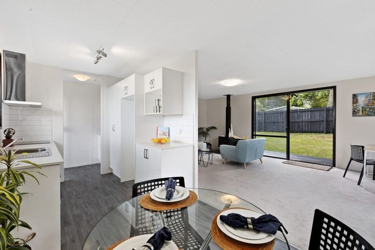 Photo of property in 1/235 Glengarry Road, Glen Eden, Auckland, 0602