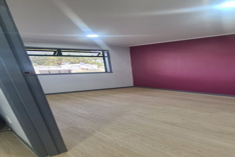 Photo of property in 10 Romney Place, Manurewa, Auckland, 2102