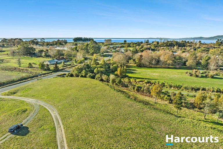 Photo of property in 166 Mapua Drive, Mapua, Upper Moutere, 7173