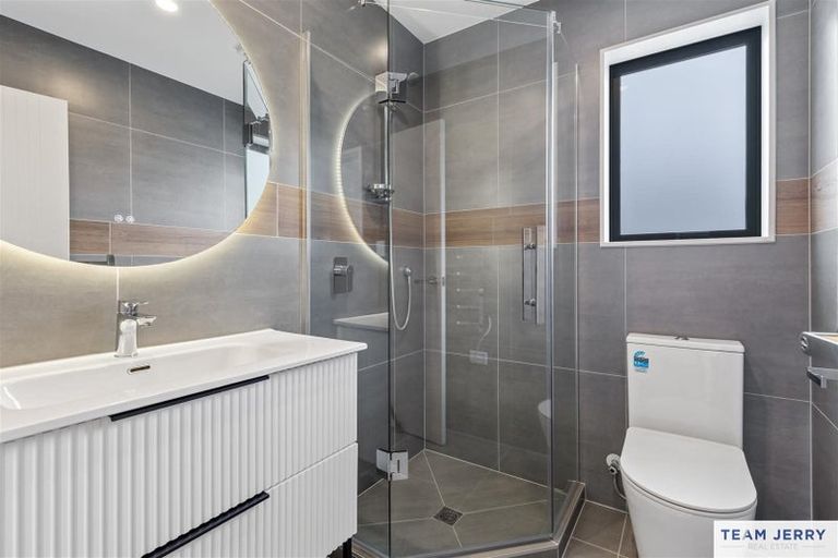 Photo of property in 51 Whare Kauri Road, Papakura, 2110