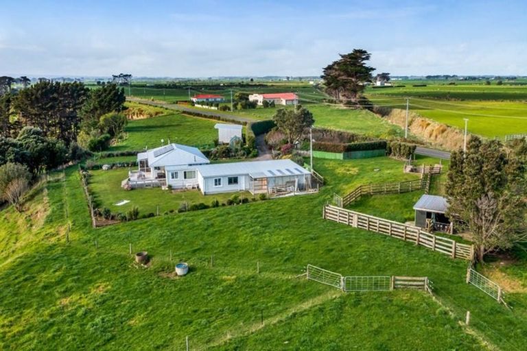 Photo of property in 3624 Eltham Road, Opunake, 4682