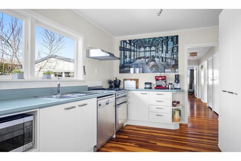 Photo of property in 16b Campbell Street, Waiuku, 2123