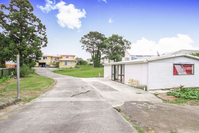 Photo of property in 50 Kelman Road, Kelston, Auckland, 0602
