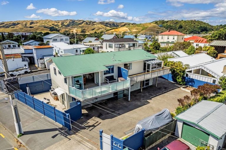 Photo of property in 5a Beach Road, Plimmerton, Porirua, 5026
