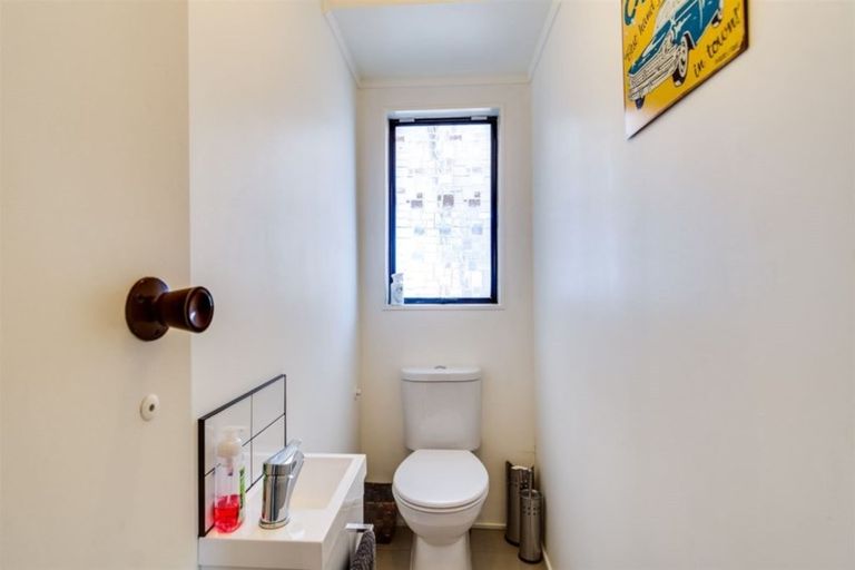 Photo of property in 31 Gilmour Place, Taradale, Napier, 4112