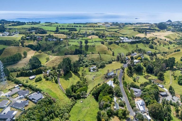 Photo of property in 21 Pararewa Drive, Whalers Gate, New Plymouth, 4310