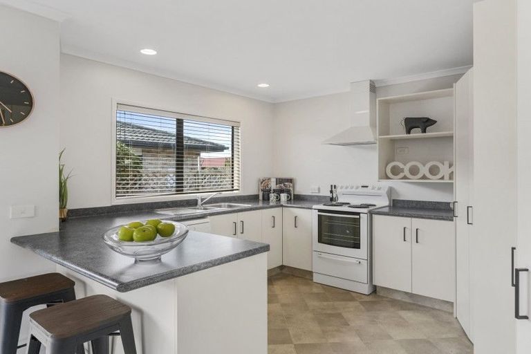 Photo of property in 52 Highfields Drive, Katikati, 3129