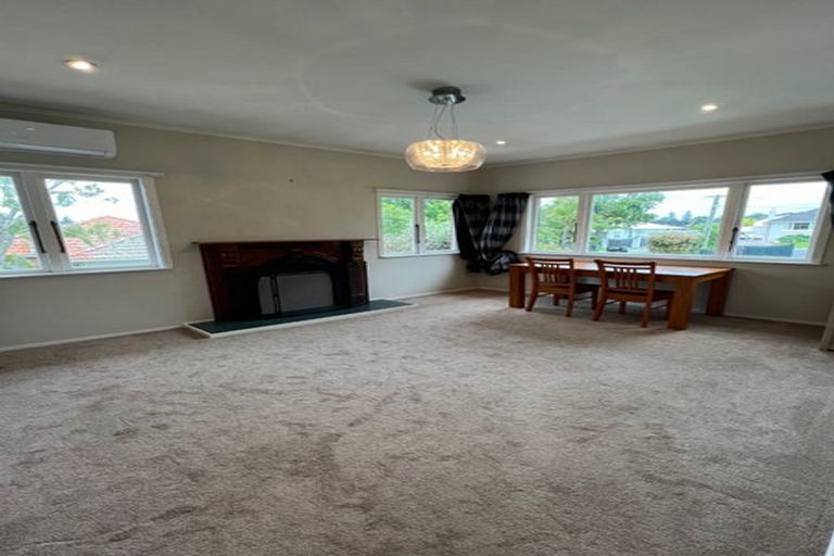 Photo of property in 68 Beach Road, Mellons Bay, Auckland, 2014