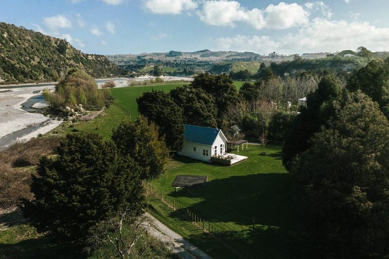 Photo of property in 216 Rowes Road, Hunterville, 4785