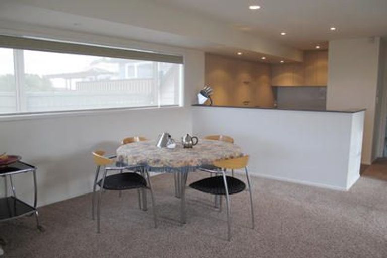 Photo of property in 1/43 Castor Bay Road, Castor Bay, Auckland, 0620