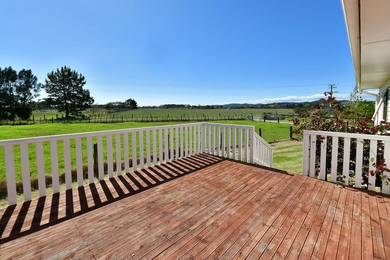 Photo of property in 37 Te Pua School Road, Helensville, 0875