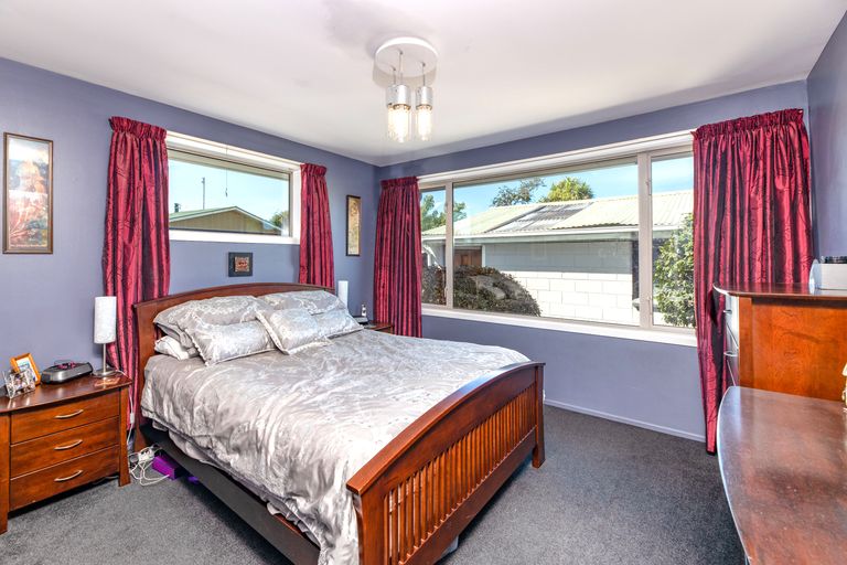 Photo of property in 24b Sarabande Avenue, Redwood, Christchurch, 8051