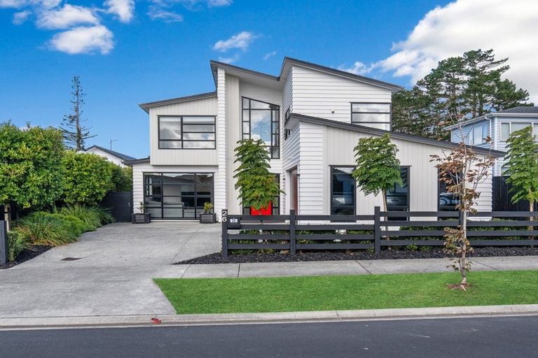 Photo of property in 26 Papa Orchard Drive, Kumeu, 0810