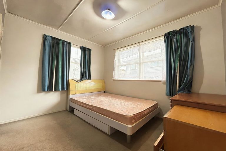 Photo of property in 26 Rotoiti Avenue, Pakuranga Heights, Auckland, 2010