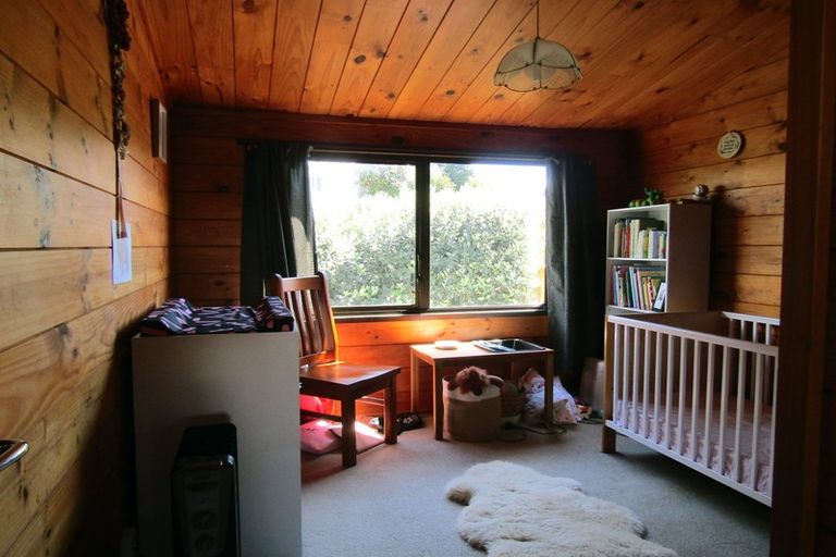 Photo of property in 22 Marina View Drive, West Harbour, Auckland, 0618