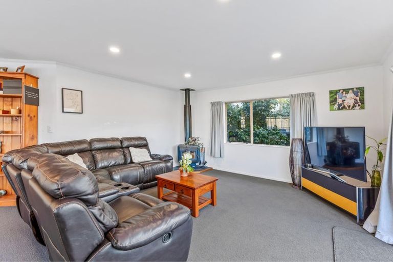 Photo of property in 16a Kokiri Street, Te Atatu South, Auckland, 0610