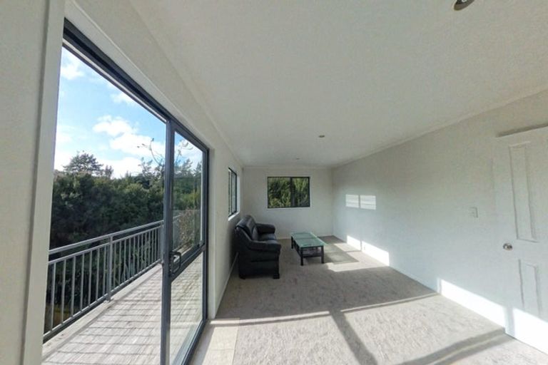 Photo of property in 106 George Deane Place, Greenhithe, Auckland, 0632