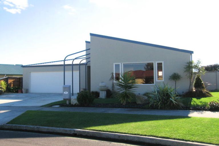 Photo of property in 24 Lancewood Lane, Roslyn, Palmerston North, 4414