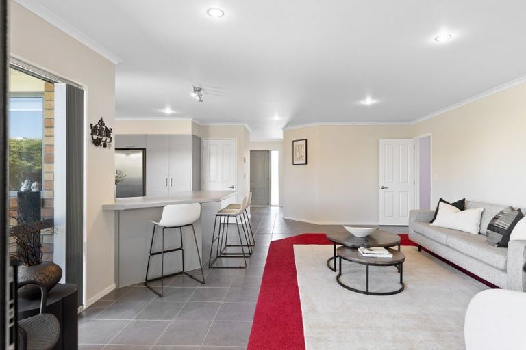 Photo of property in 21 Madison Street, Cambridge, 3434