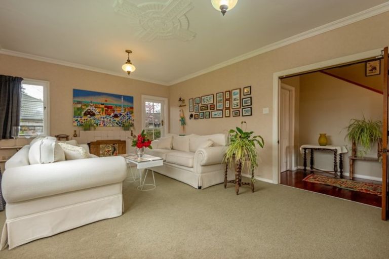 Photo of property in 6 Montgomery Terrace, Hokowhitu, Palmerston North, 4410
