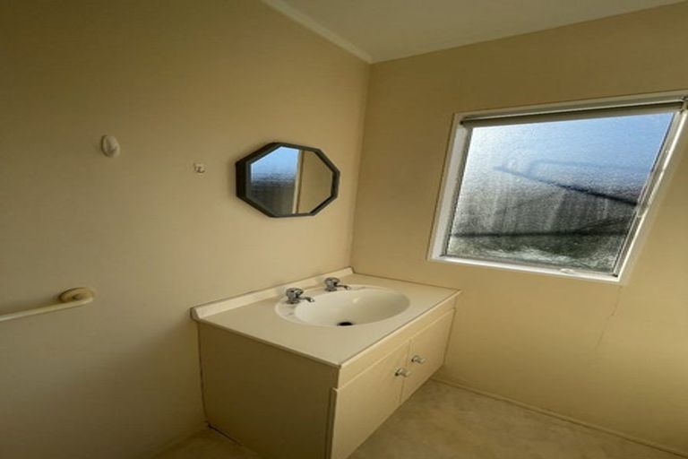 Photo of property in 119 Archmillen Avenue, Pakuranga Heights, Auckland, 2010