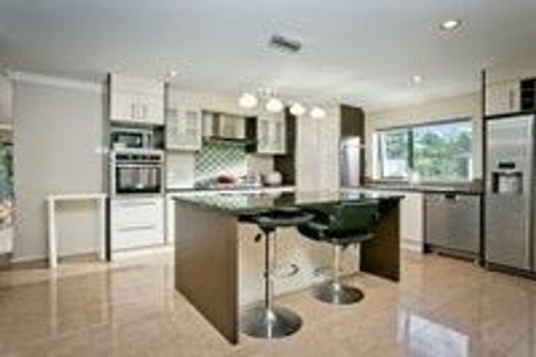 Photo of property in 62 Laurel Oak Drive, Schnapper Rock, Auckland, 0632