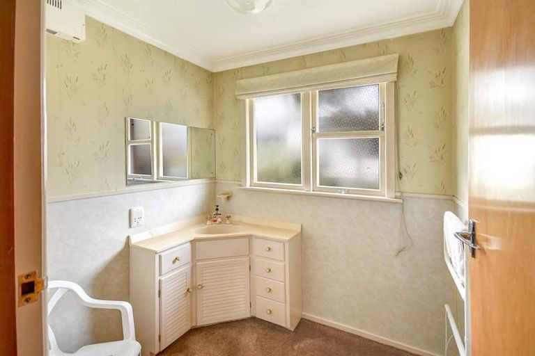 Photo of property in 15 Kinmont Crescent, Kinmont Park, Mosgiel, 9024