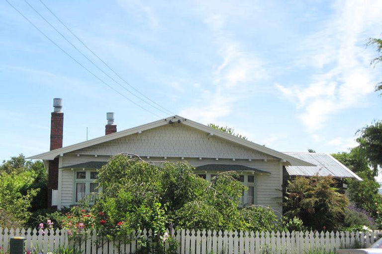 Photo of property in 13 Wainoni Road, Wainoni, Christchurch, 8061