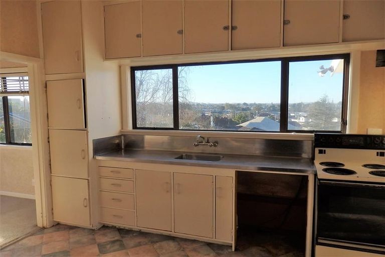 Photo of property in 32 Hillcrest Road, Papatoetoe, Auckland, 2025