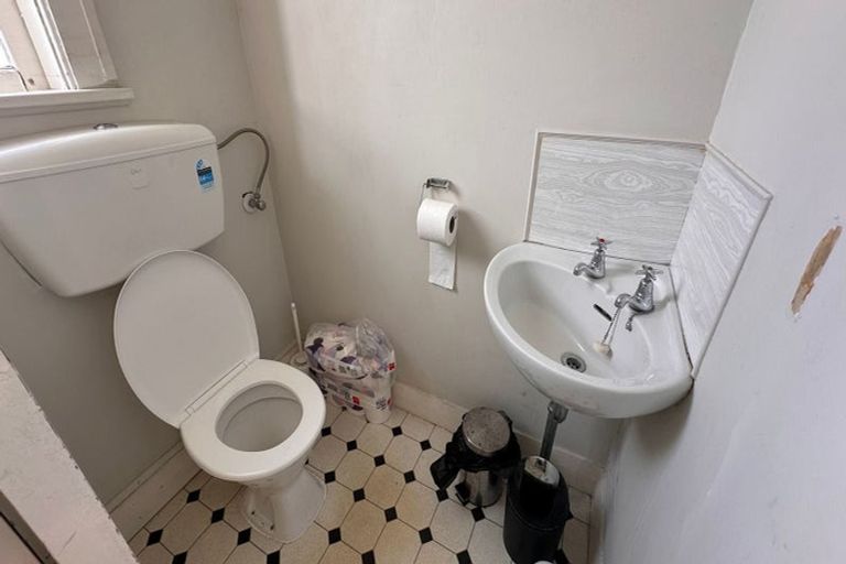 Photo of property in 1/17 Clifton Terrace, Kelburn, Wellington, 6012