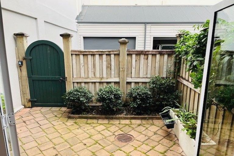 Photo of property in 1/9 Basque Road, Eden Terrace, Auckland, 1021