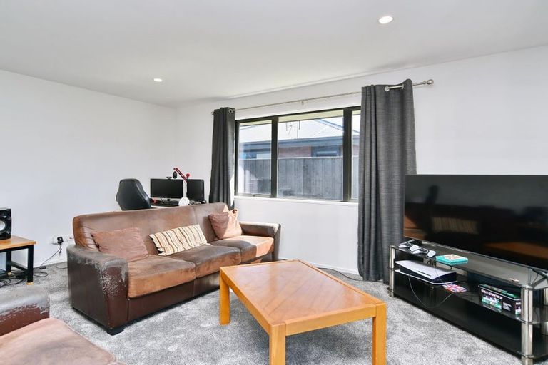 Photo of property in 16 Chambers Avenue, Woodend, 7610