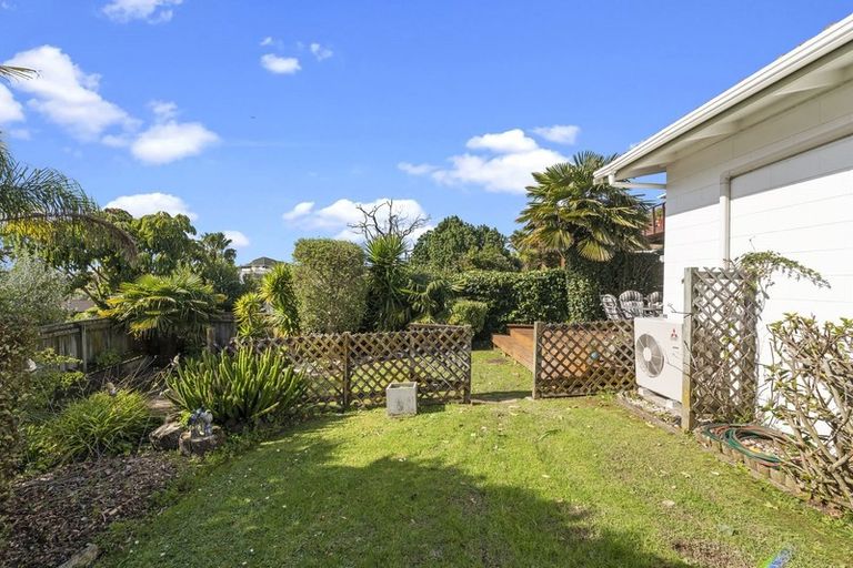 Photo of property in 1/1 Oaktree Avenue, Browns Bay, Auckland, 0630