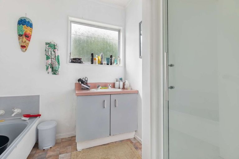 Photo of property in 2/17a Idesia Place, Totara Heights, Auckland, 2105