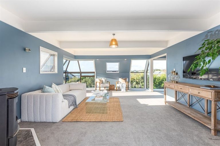 Photo of property in 2/12 Patmos Place, Mount Pleasant, Christchurch, 8081