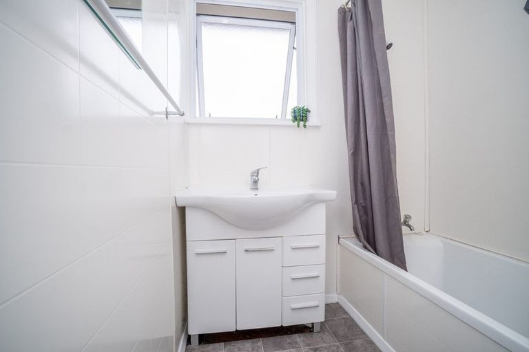 Photo of property in 110a Pahiatua Street, Hokowhitu, Palmerston North, 4410