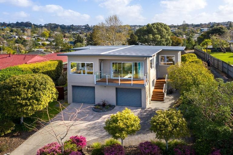 Photo of property in 31 Sealy Road, Torbay, Auckland, 0630
