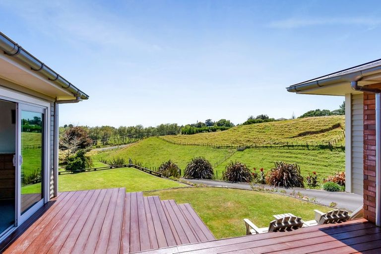 Photo of property in 563 Mangorei Road, Mangorei, New Plymouth, 4371