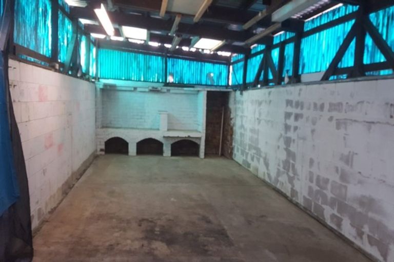 Photo of property in 10 St Margaret Place, West Harbour, Auckland, 0618