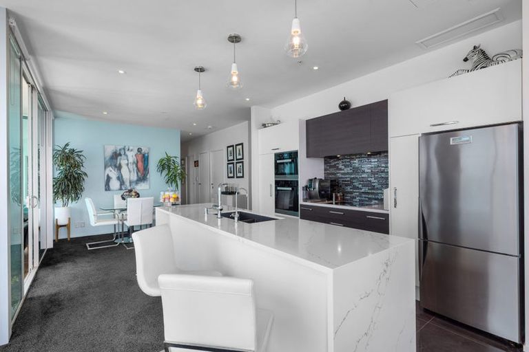 Photo of property in Sentinel Apartments, 2402/3 Northcroft Street, Takapuna, Auckland, 0622