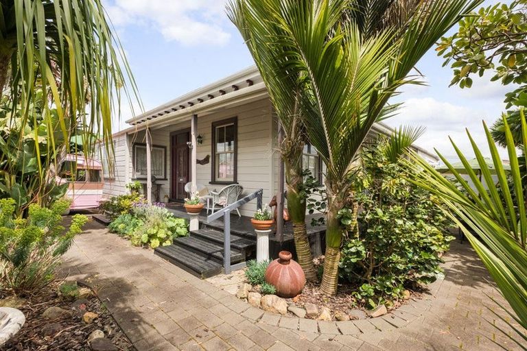 Photo of property in 713 Mackay Street, Thames, 3500