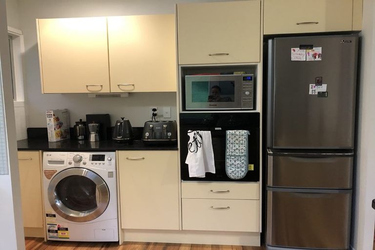 Photo of property in 2/32 Teal Crescent, Beach Haven, Auckland, 0626