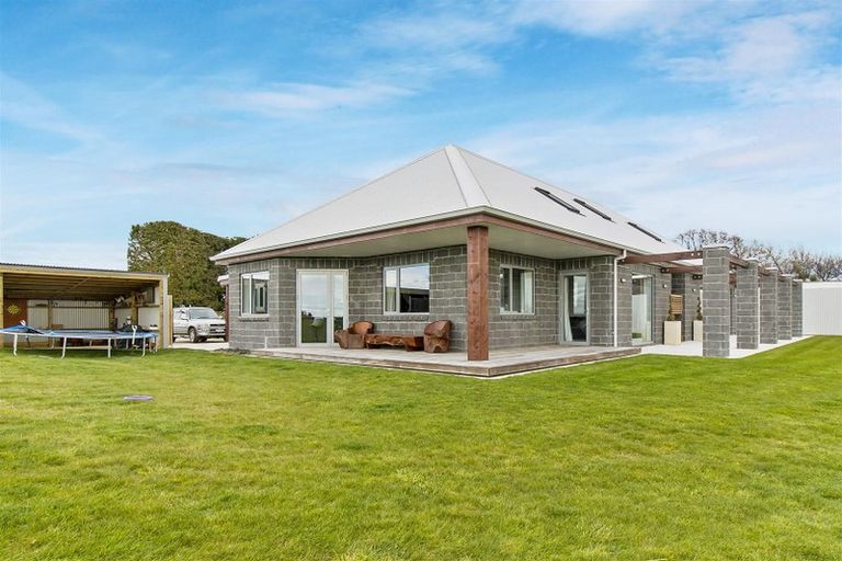 Photo of property in 308 Timaru Road, Waimate, 7978