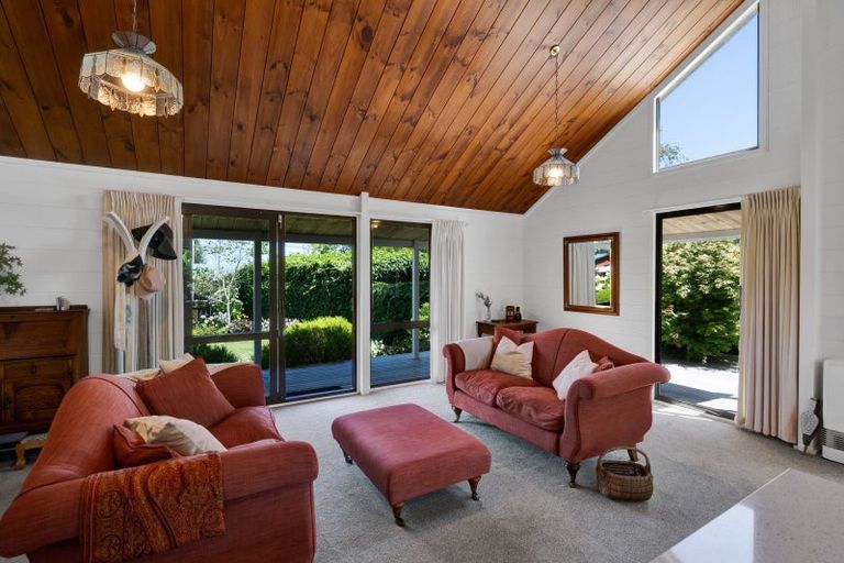Photo of property in 301 Mangorei Road, Merrilands, New Plymouth, 4312