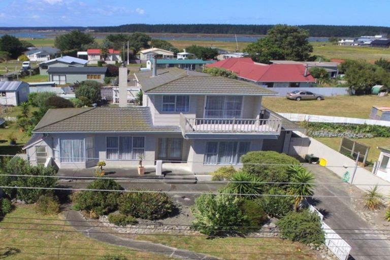 Photo of property in 36 Seabury Avenue, Foxton Beach, Foxton, 4815