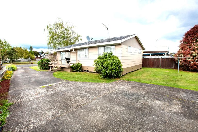 Photo of property in 8 Blomfield Street, Nawton, Hamilton, 3200